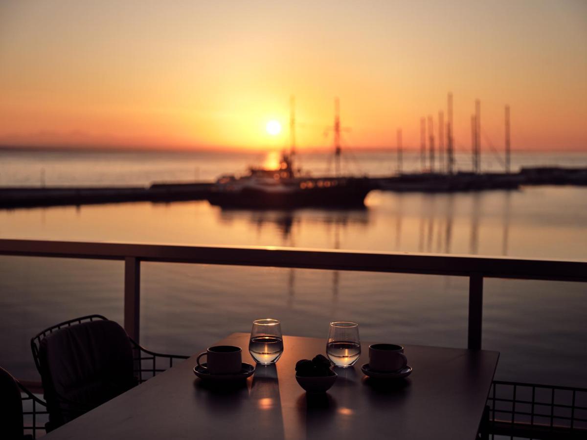 Monopolio Waterfront Apartment With Sea View, By Zantewize Exterior photo